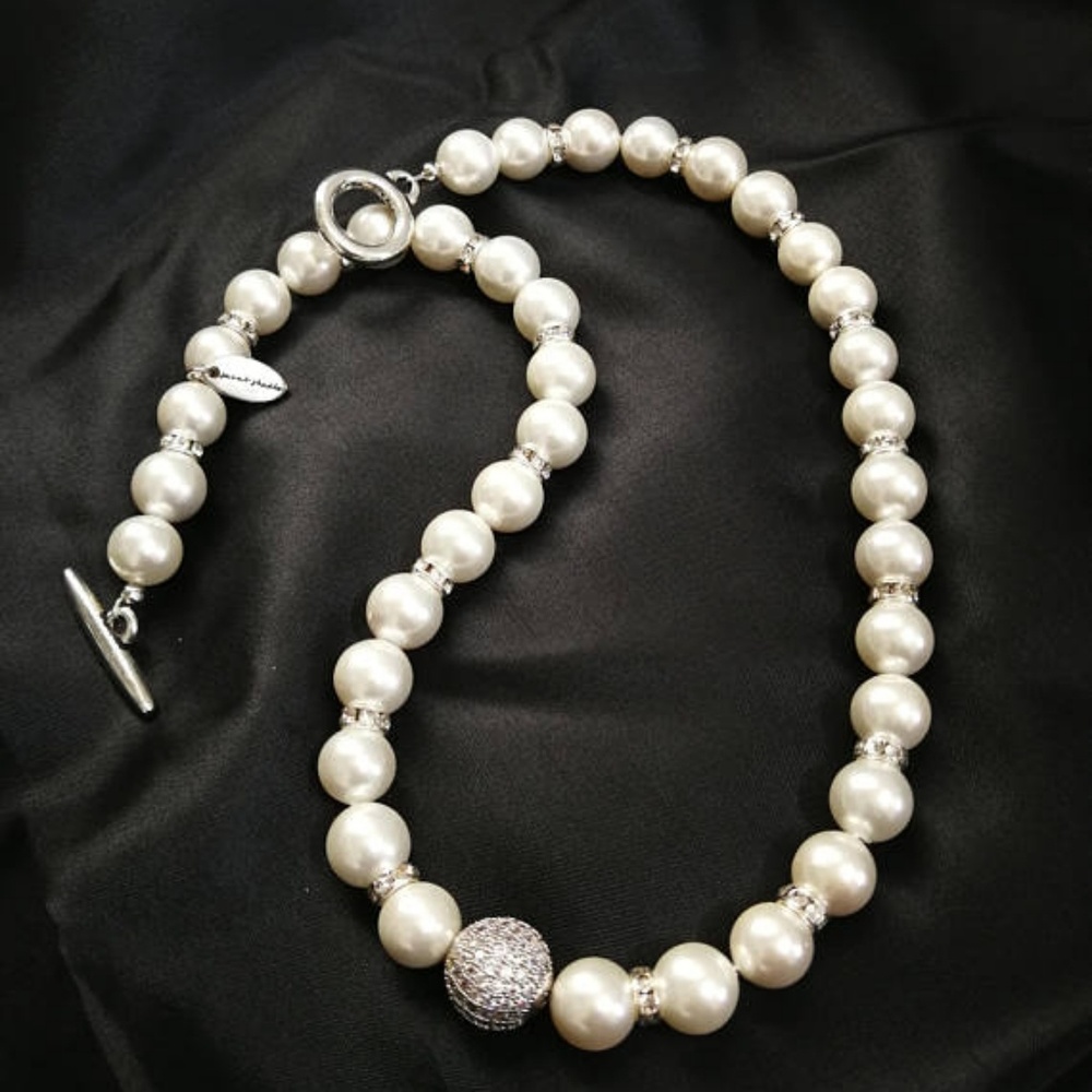 Handmade: Mother of pearl bridal necklace